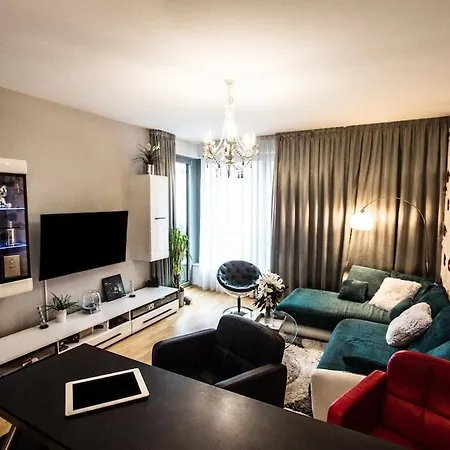 Modern With Terrace Near Prague's Center Апартаменты Прага