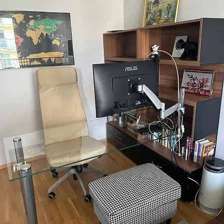 Modern With Terrace Near Prague's Center * براغ
